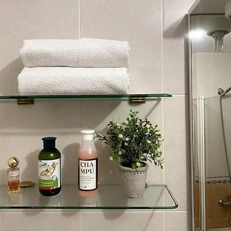 O Pisino De Ruth E Sus Ii Apartman *